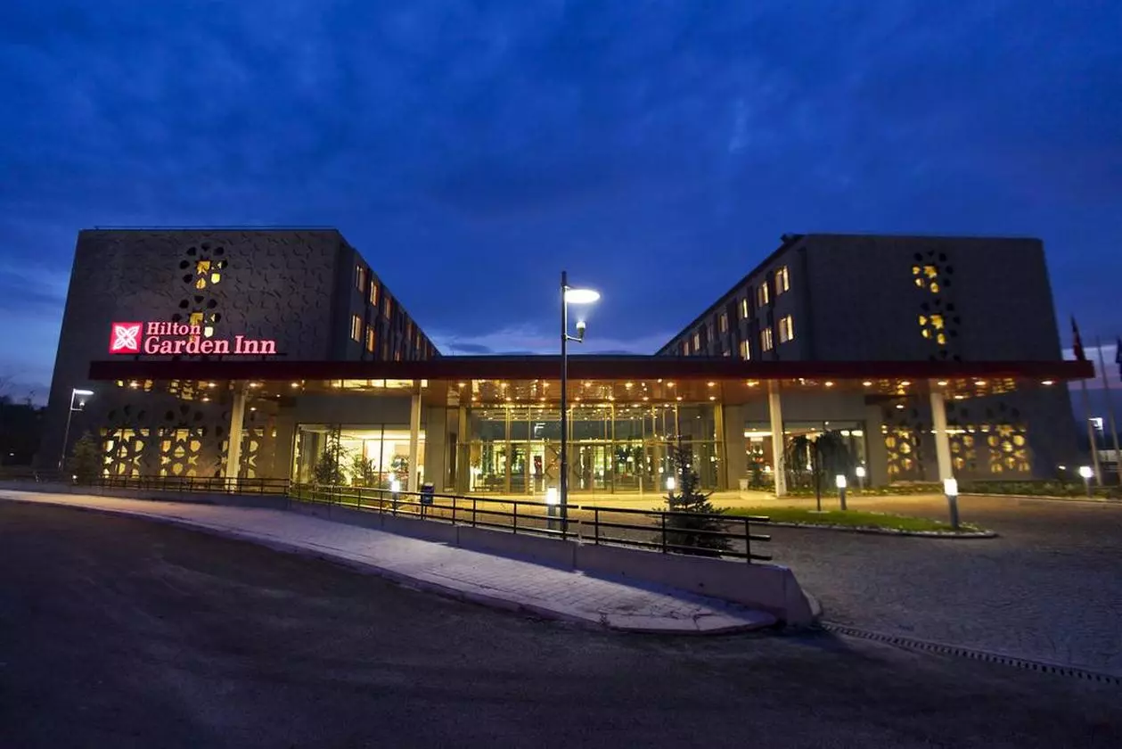 HILTONGARDENINN_SHABAVIZ (5).jpg
